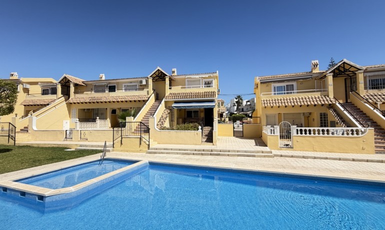Venta - Apartamento / piso -
Villamartin