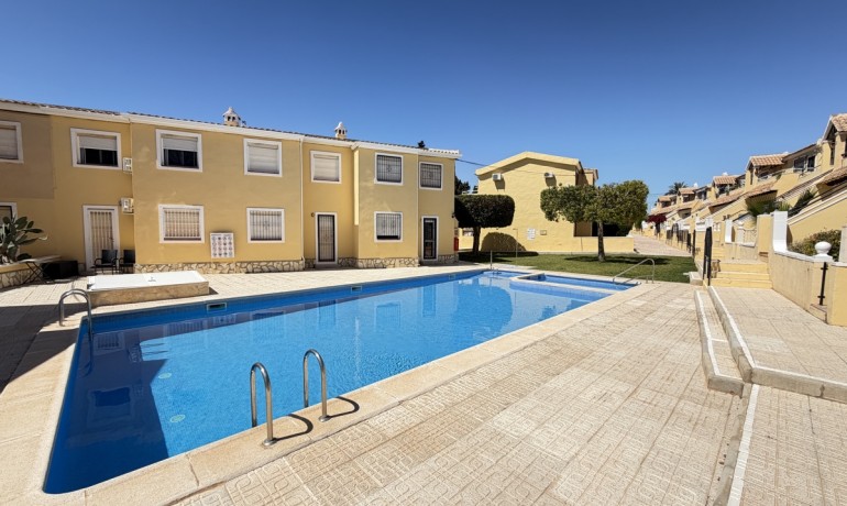 Venta - Apartamento / piso -
Villamartin