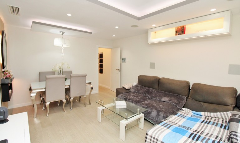 Sale - Apartment / Flat -
Torrevieja* - Torrevieja