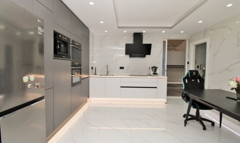 Sale - Apartment / Flat -
Torrevieja* - Torrevieja