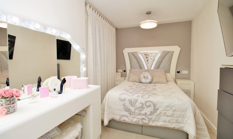 Sale - Apartment / Flat -
Torrevieja* - Torrevieja