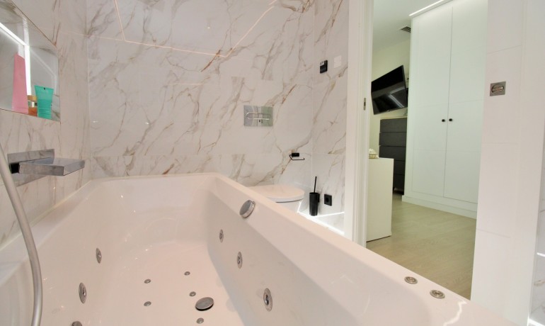 Sale - Apartment / Flat -
Torrevieja* - Torrevieja