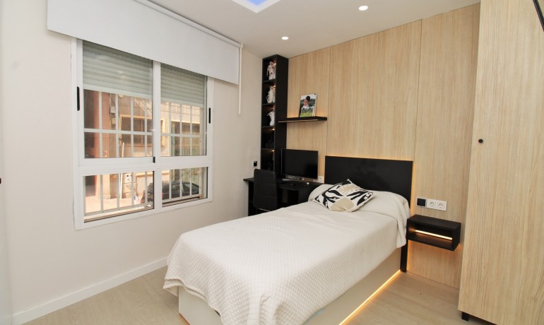 Sale - Apartment / Flat -
Torrevieja* - Torrevieja