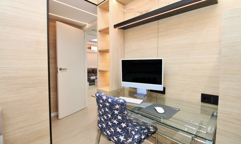 Sale - Apartment / Flat -
Torrevieja* - Torrevieja