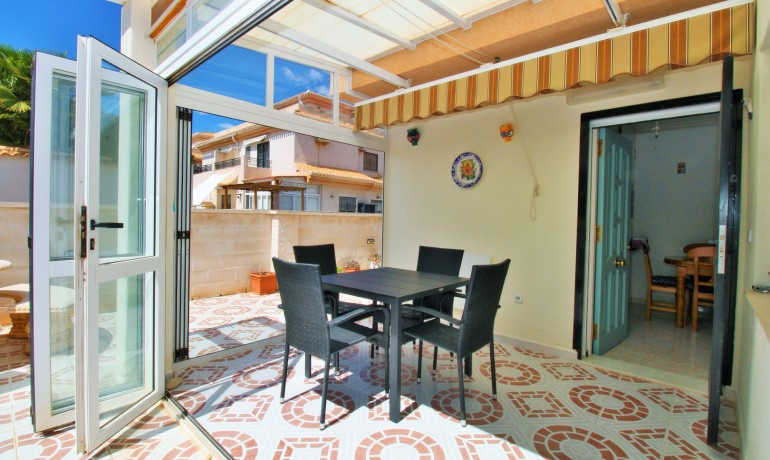 Sale - House -
Playa Flamenca