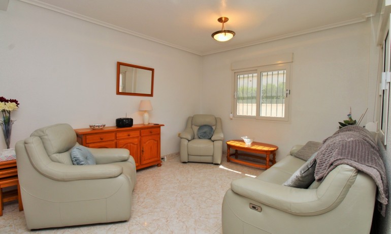 Sale - House -
Playa Flamenca