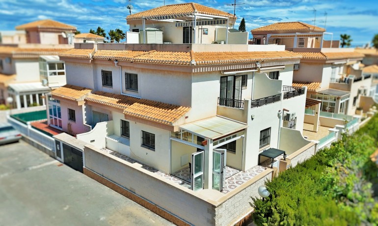 Sale - House -
Playa Flamenca