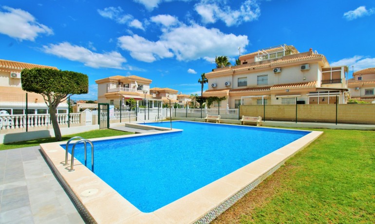 Sale - House -
Playa Flamenca