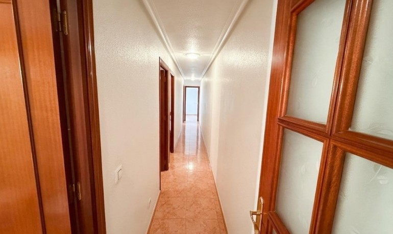 Sale - Apartment / Flat -
Torrevieja* - Playa del cura