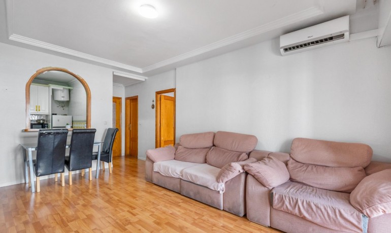 Sale - Apartment / Flat -
Torrevieja* - Playa del cura