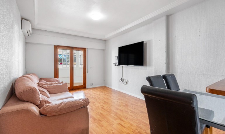 Sale - Apartment / Flat -
Torrevieja* - Playa del cura