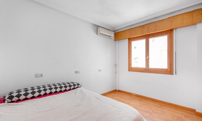 Sale - Apartment / Flat -
Torrevieja* - Playa del cura