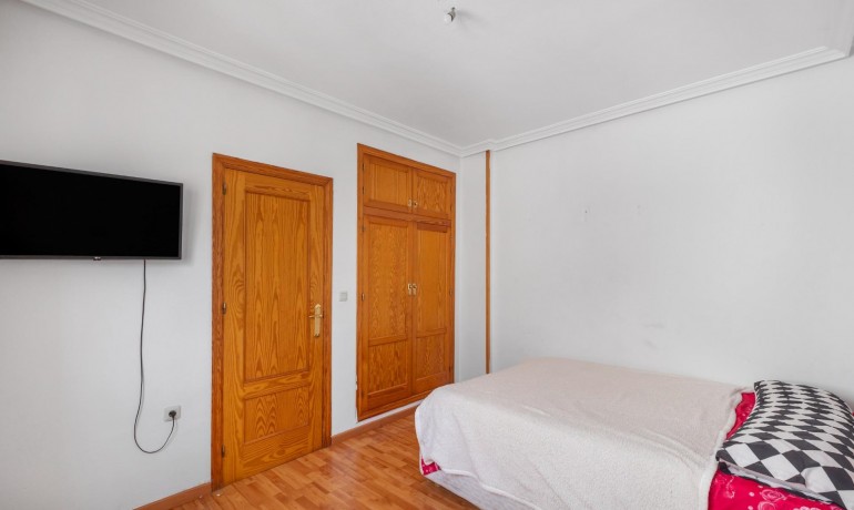 Sale - Apartment / Flat -
Torrevieja* - Playa del cura