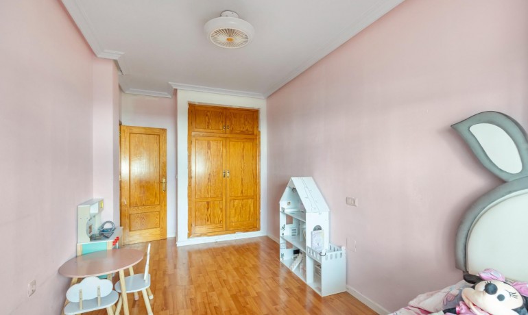 Sale - Apartment / Flat -
Torrevieja* - Playa del cura