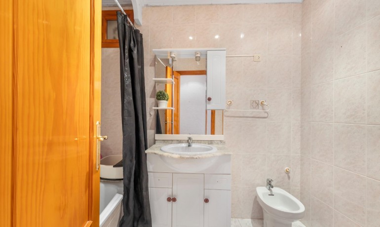 Sale - Apartment / Flat -
Torrevieja* - Playa del cura