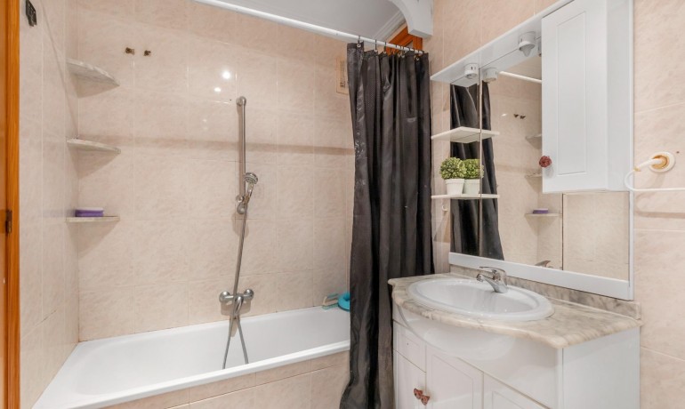 Sale - Apartment / Flat -
Torrevieja* - Playa del cura