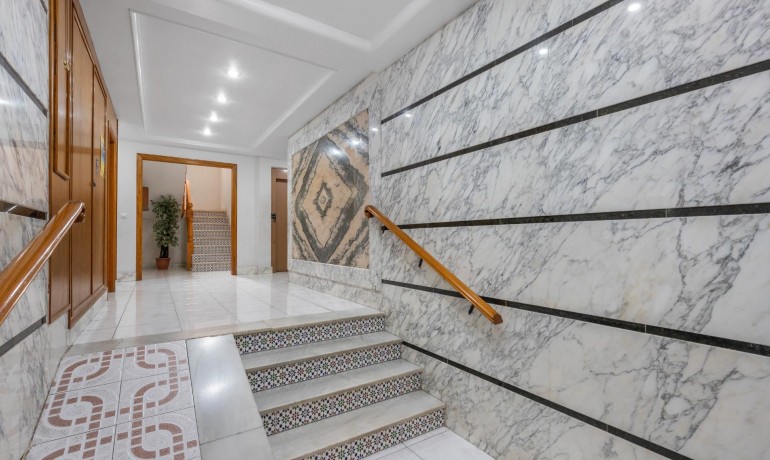 Sale - Apartment / Flat -
Torrevieja* - Playa del cura