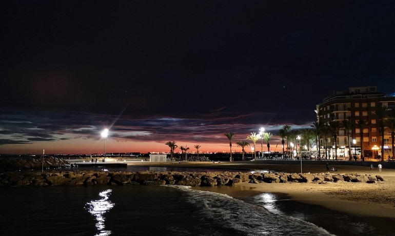 Sale - Apartment / Flat -
Torrevieja* - Playa del cura