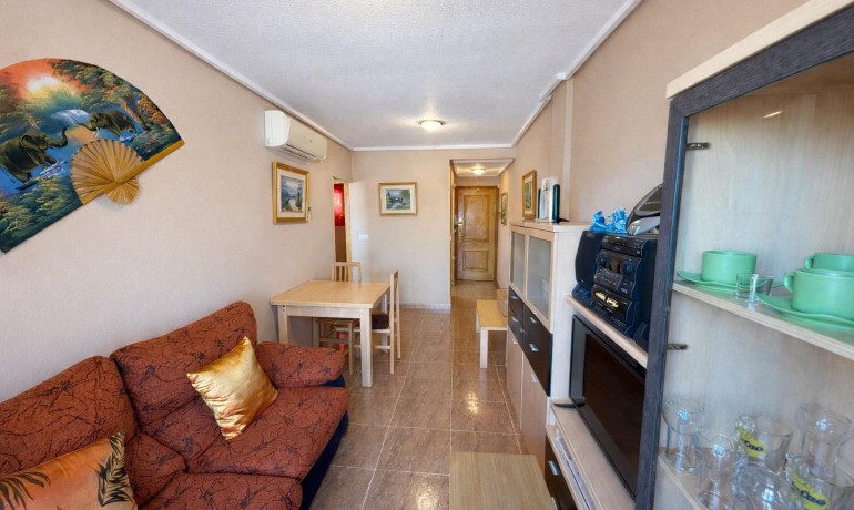 Venta - Apartamento / piso -
Torrevieja - Centro
