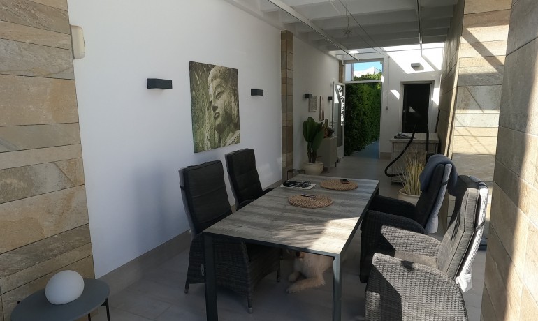 Sale - Villa -
Algorfa - La Finca Golf Resort