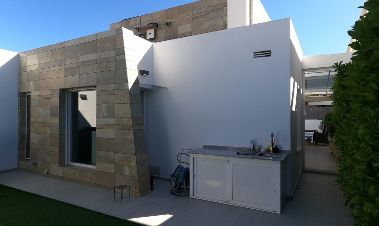 Sale - Villa -
Algorfa - La Finca Golf Resort