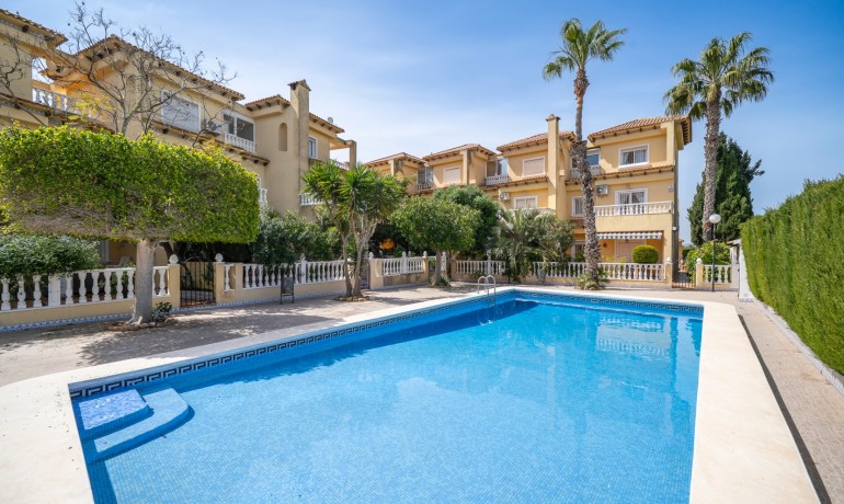 Sale - House -
Guardamar del Segura - El Moncayo