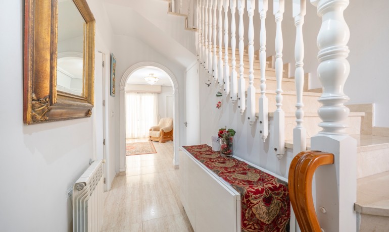 Sale - House -
Guardamar del Segura - El Moncayo