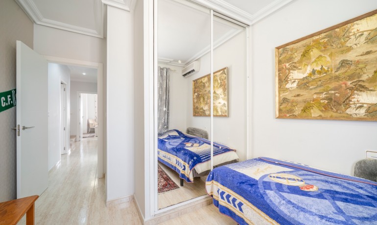 Sale - House -
Guardamar del Segura - El Moncayo