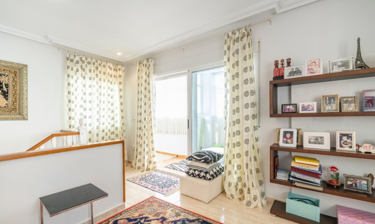 Sale - House -
Guardamar del Segura - El Moncayo