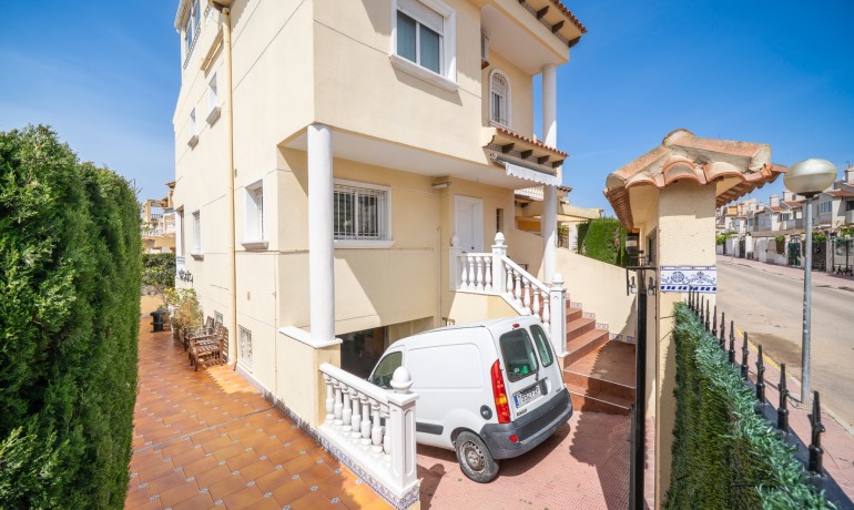 Sale - House -
Guardamar del Segura - El Moncayo