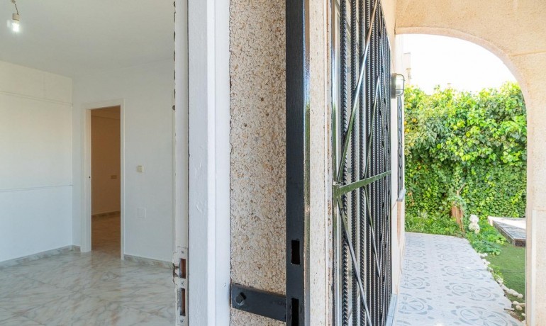 Venta - Casa -
Torrevieja - Carrefour