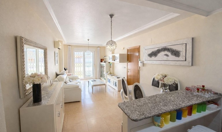 Venta - Apartamento / piso -
Torrevieja - Playa del cura