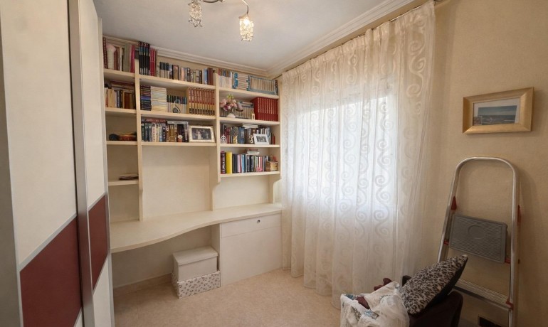 Venta - Apartamento / piso -
Torrevieja - Playa del cura