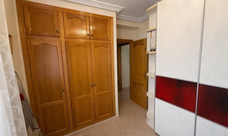 Venta - Apartamento / piso -
Torrevieja - Playa del cura