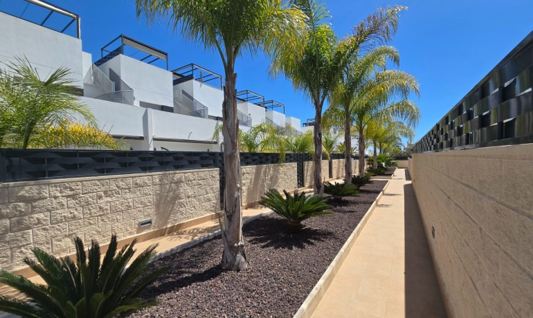 Venta - Townhouse * -
Ciudad Quesada * - Doña Pepa *