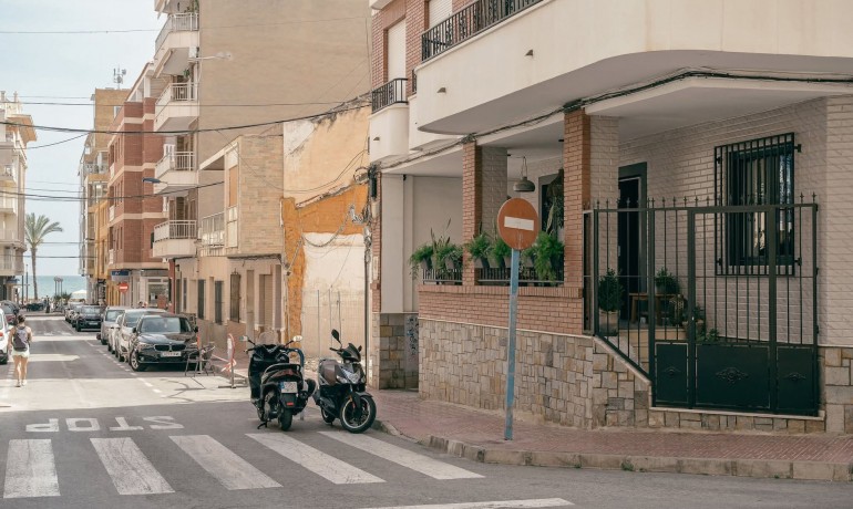 Sale - Apartment / Flat -
Torrevieja - Torrevieja - Centre