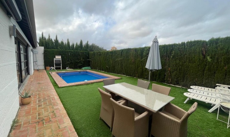 Sale - Villa -
Sucina - Peraleja Golf