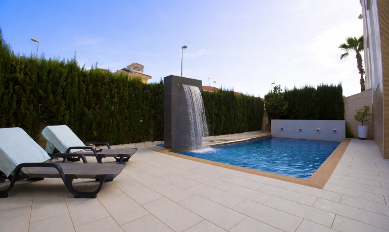 Sale - House -
Orihuela Costa* - La Zenia