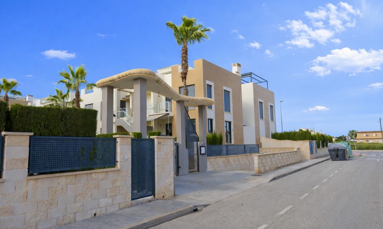 Sale - House -
Orihuela Costa* - La Zenia