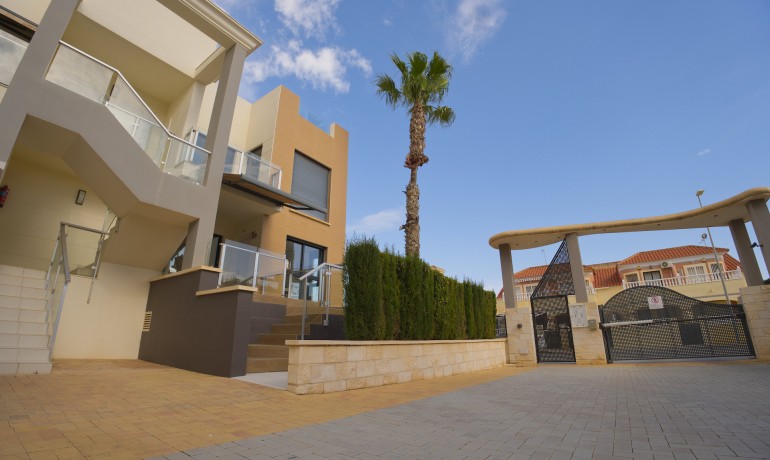 Sale - House -
Orihuela Costa* - La Zenia