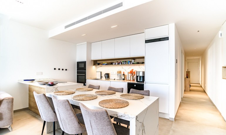 Venta - Apartamento / piso -
LO PAGÁN