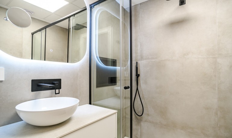 Venta - Apartamento / piso -
LO PAGÁN