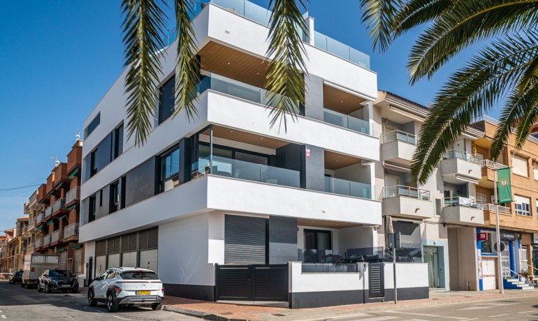 Venta - Apartamento / piso -
LO PAGÁN