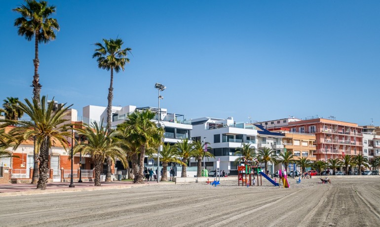 Venta - Apartamento / piso -
LO PAGÁN