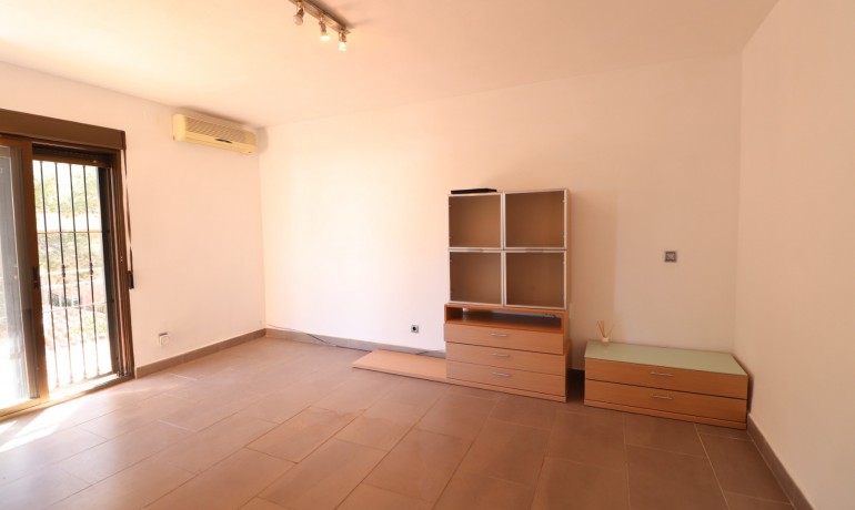 Venta - Apartamento / piso -
Pinar de Campoverde