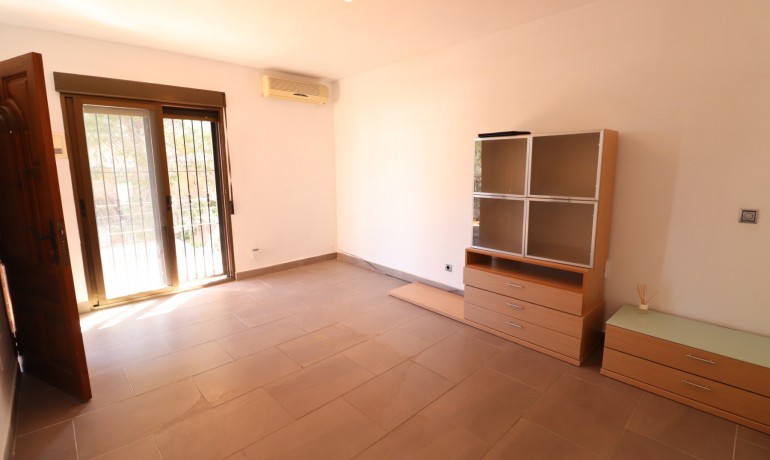 Venta - Apartamento / piso -
Pinar de Campoverde