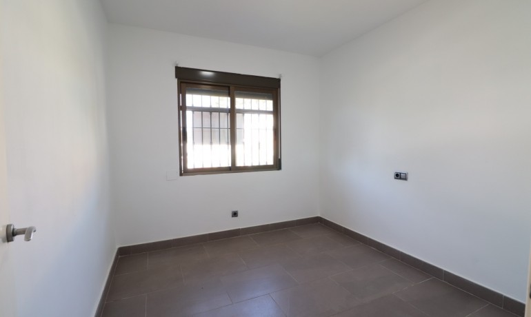 Venta - Apartamento / piso -
Pinar de Campoverde