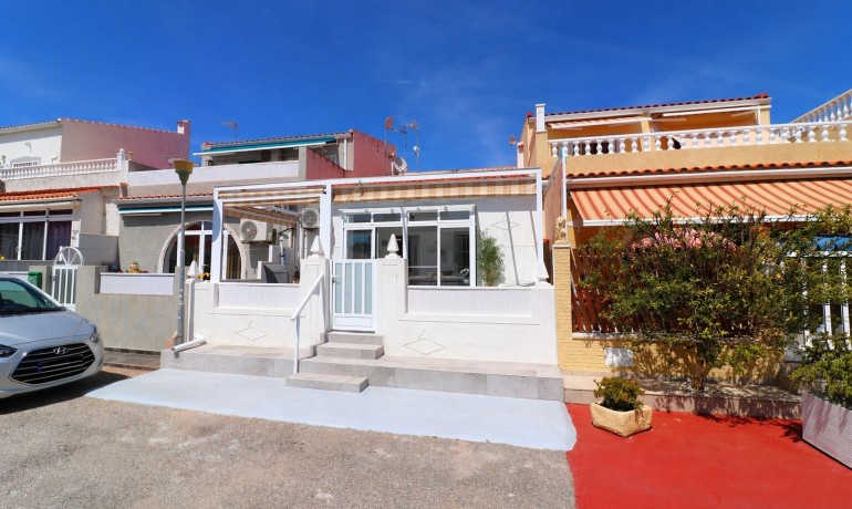 Sale - Apartment / Flat -
Torrevieja - El Chaparral