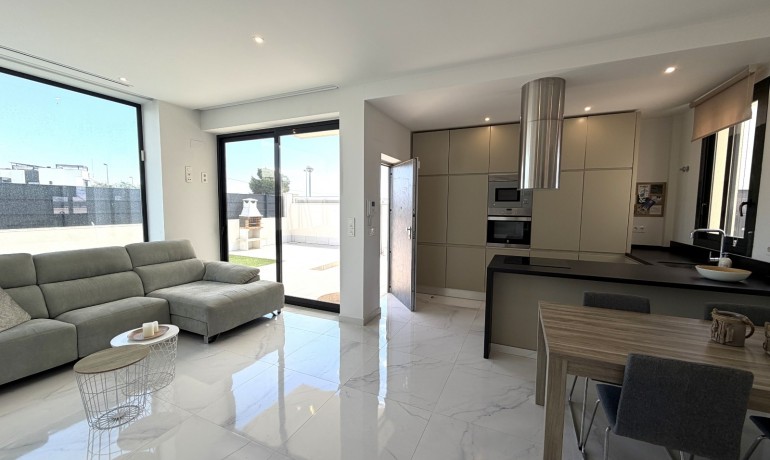 Sale - Villa -
Ciudad Quesada - La Laguna