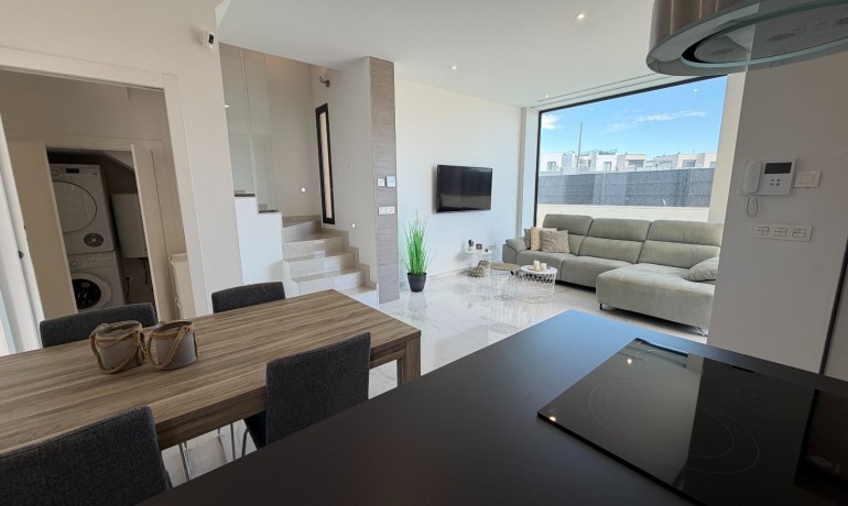 Sale - Villa -
Ciudad Quesada - La Laguna